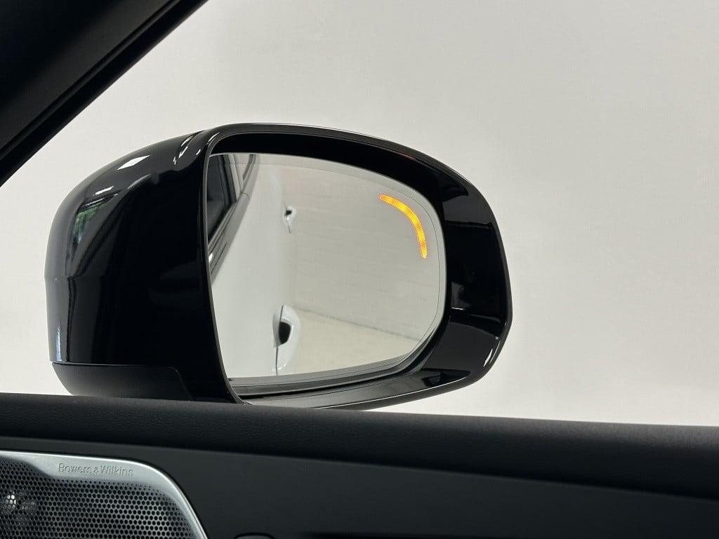 Volvo XC60 2.0 t8 awd recharge r-design | luchtvering | b&w | nappaleder |