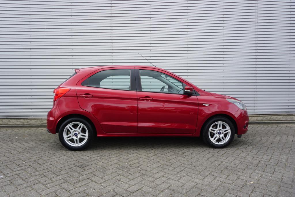 Ford KA ka+ 1.2 trend ultimate airco / cruise / parkeers. / bt / trekhaak /