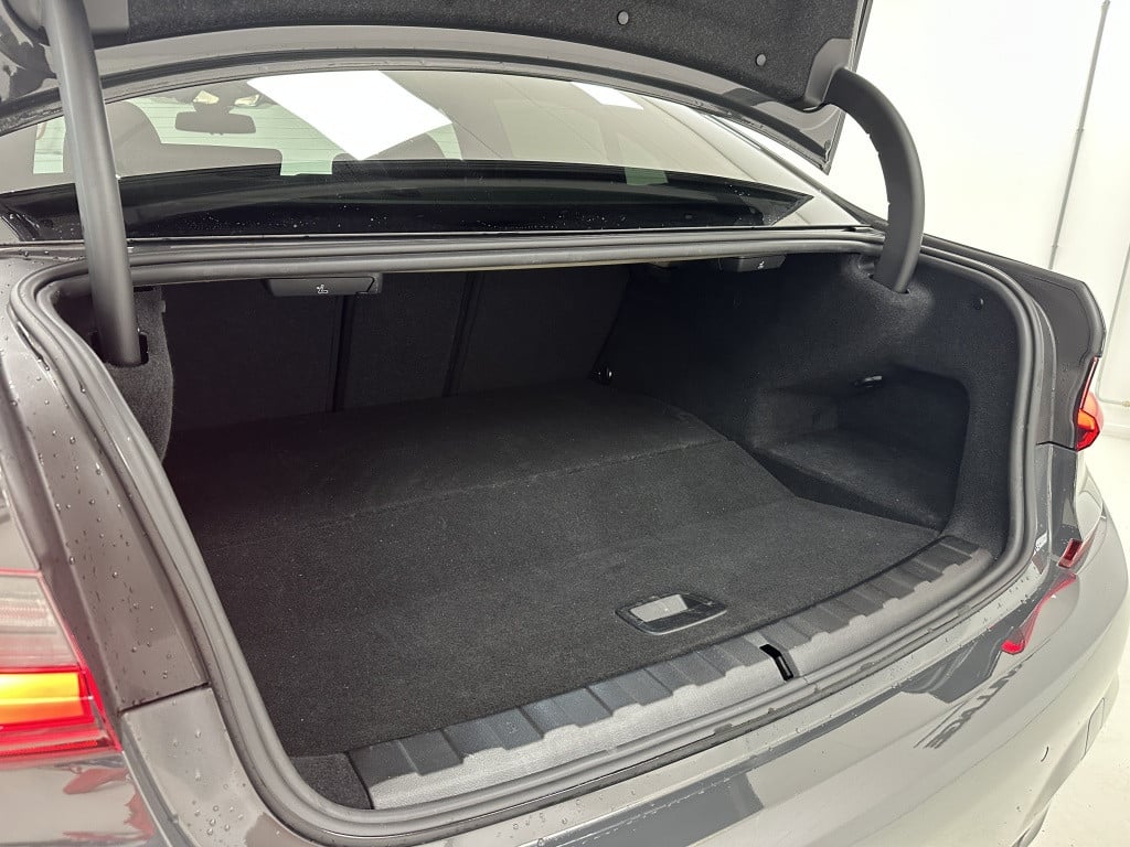 BMW 3-serie 330e m-sport | dravitgrau | schuif/kanteldak | memory |