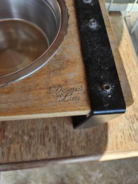 Honden voer en drinkbak