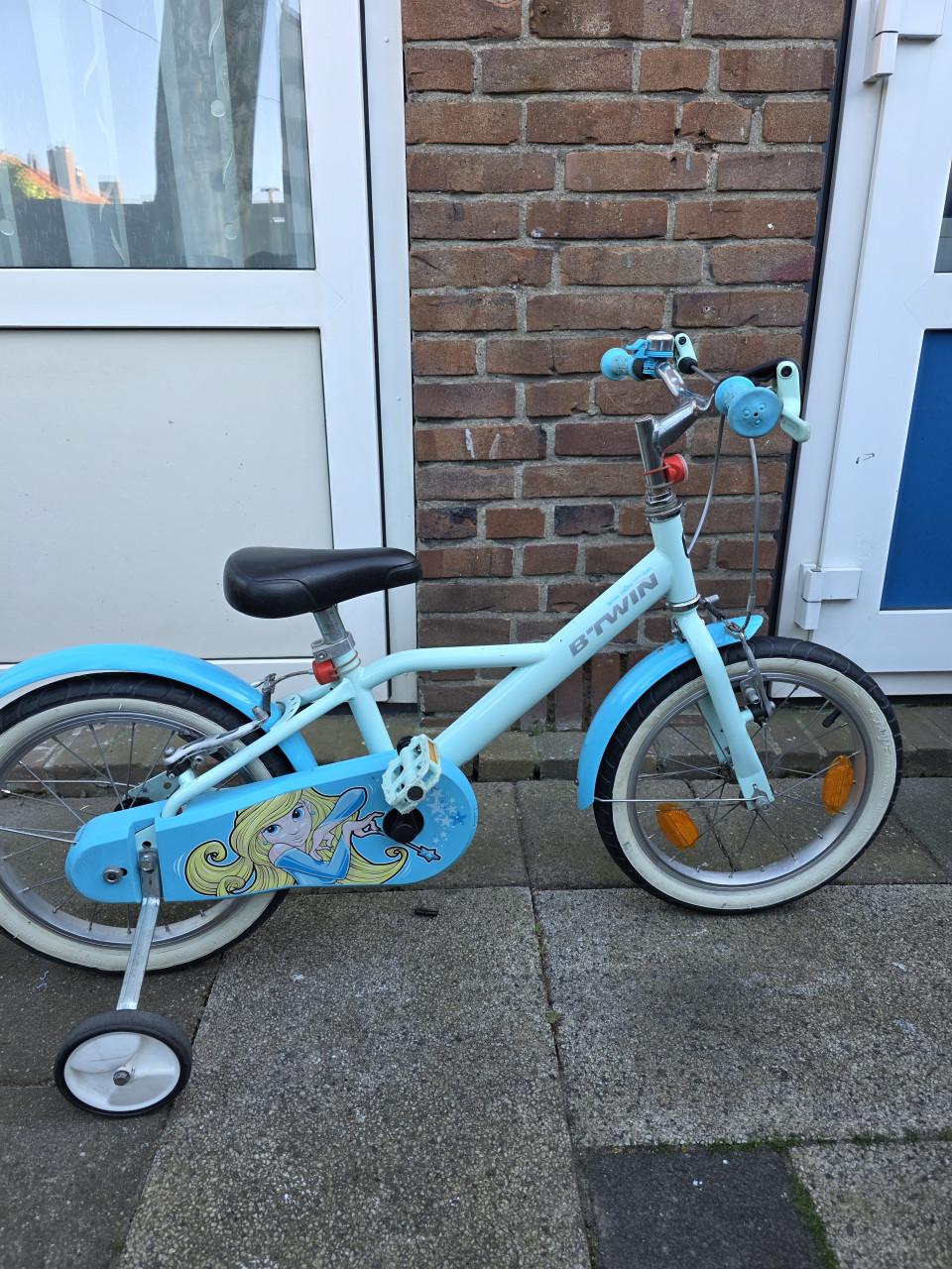 Mooi en goed werkend meisjes fietsje BTWIN-16Inch-4 -6 jaar