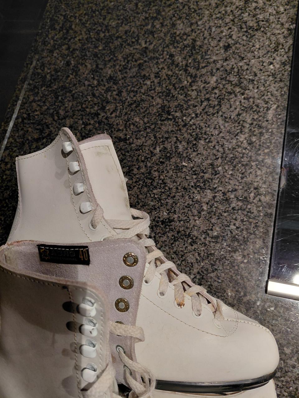 Dames kunst schaatsen