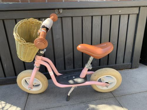 Roze Puky loopfiets met mandje