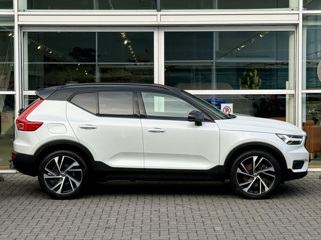 Volvo XC40 t5 262pk recharge r-design| adap.cruise| trekhaak| camera| elek.