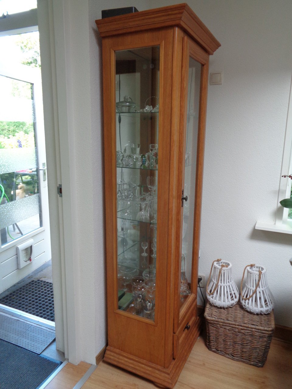 Vitrine kast  40 x50 cm.  T.v. meubel