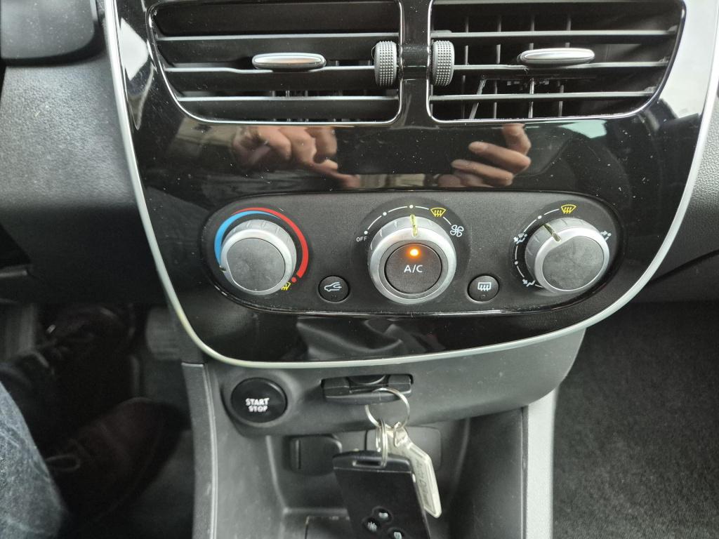 Renault Clio tce 90 eco2 expression navigatie, bluetooth, p-hulp, trekhaak