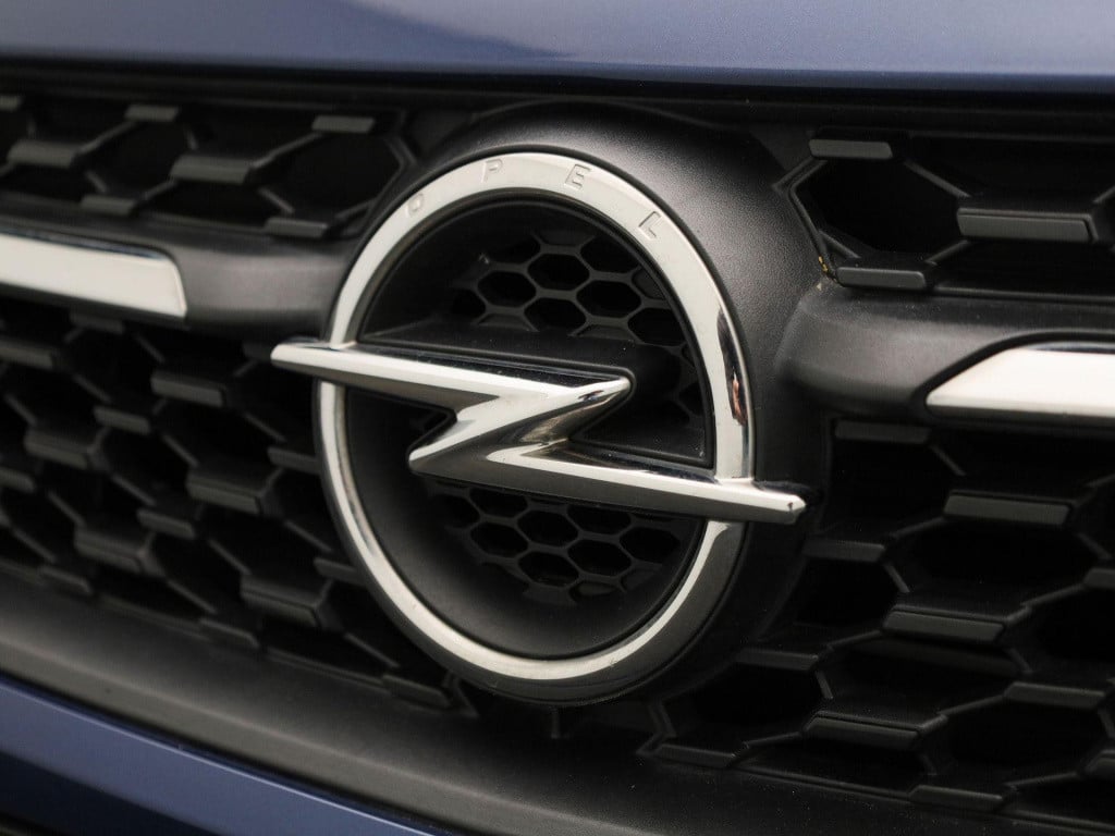 Opel Corsa 1.2 gs line | automaat | parkeer sensoren | navigatie | apple ca