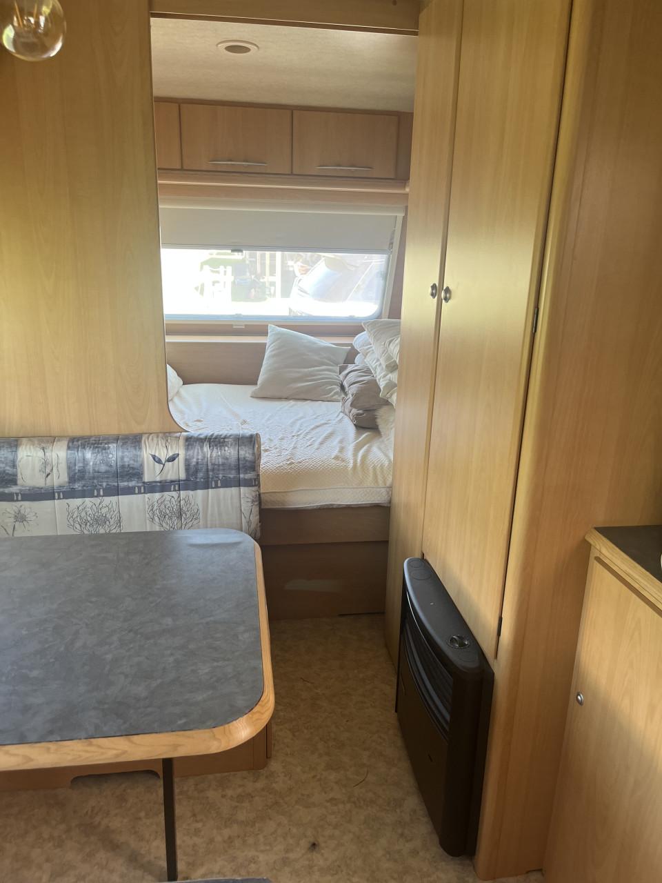 Adria caravan 5004 (met grote voortent)