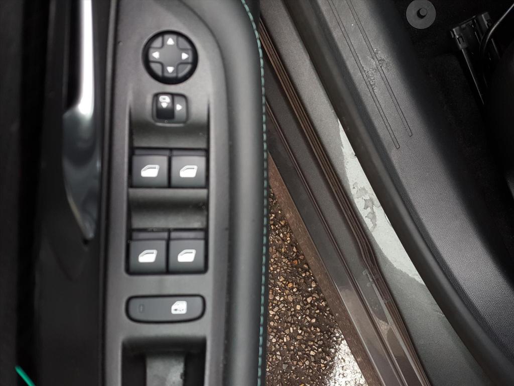 Peugeot 208 allure 1.2 pt-130pk automaat (eat8) navigatie | cruise & climat