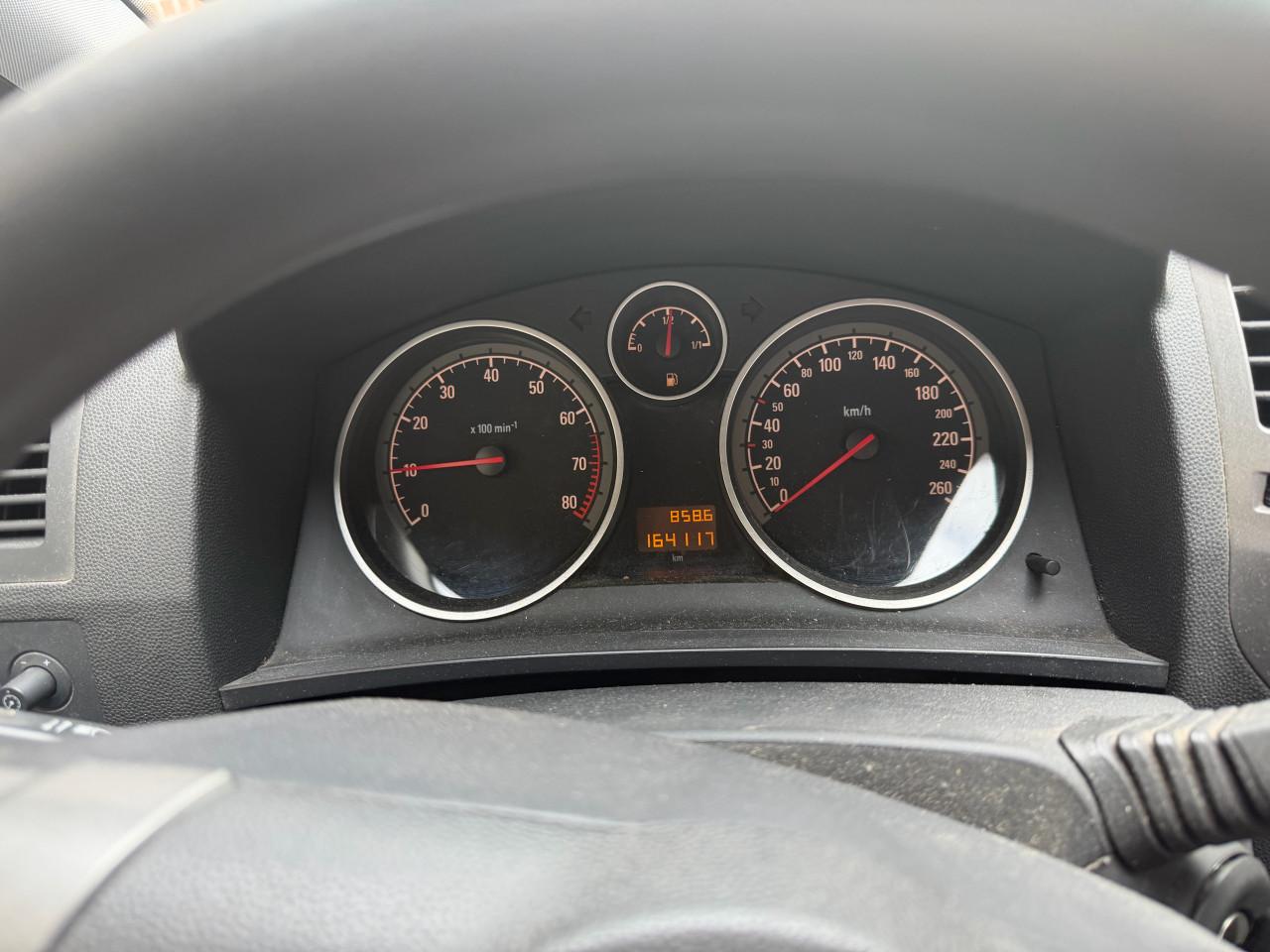 Opel zafira 1.8 140 pk ecotec 164.117 km zuinig met brandstof