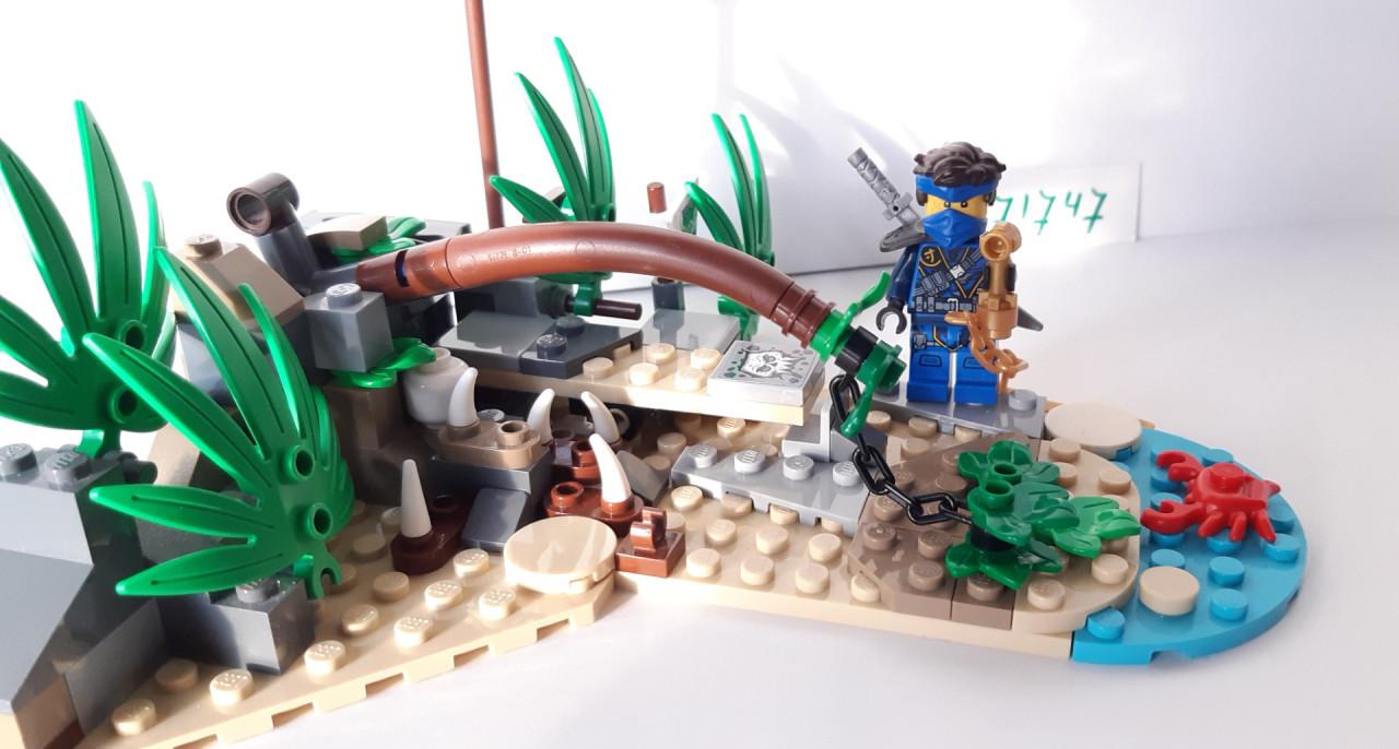 LEGO NINJAGO 71747: Het Dorp van de Beschermers