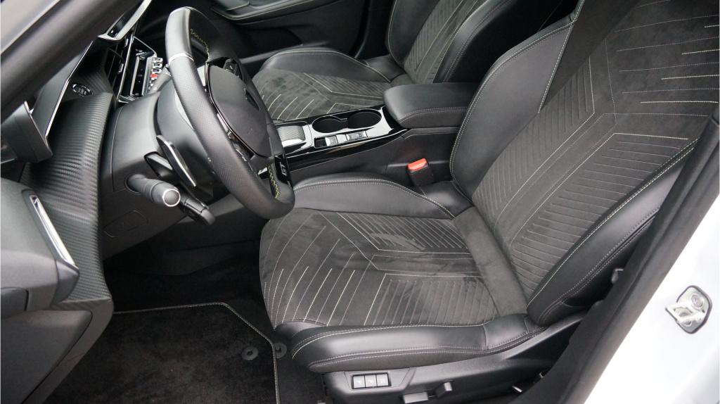Peugeot 2008 1.2 puretech gt pack alcantara massage cam. rijklaar incl. gar