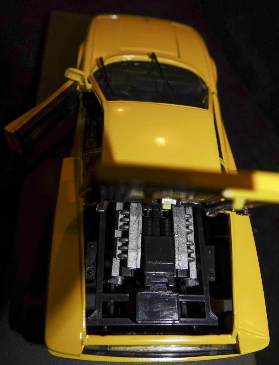 Revell Ferrari Testarossa vintage modelauto 1:24 in box