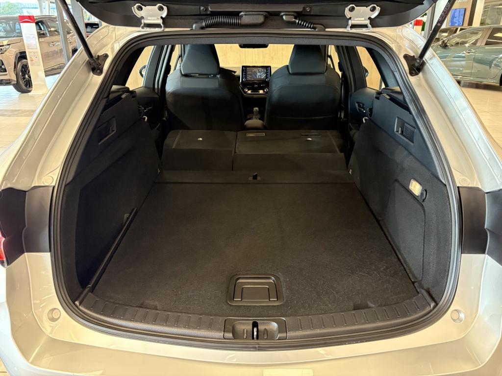 Toyota Corolla Touring Sports 2.0 hybrid first ed.