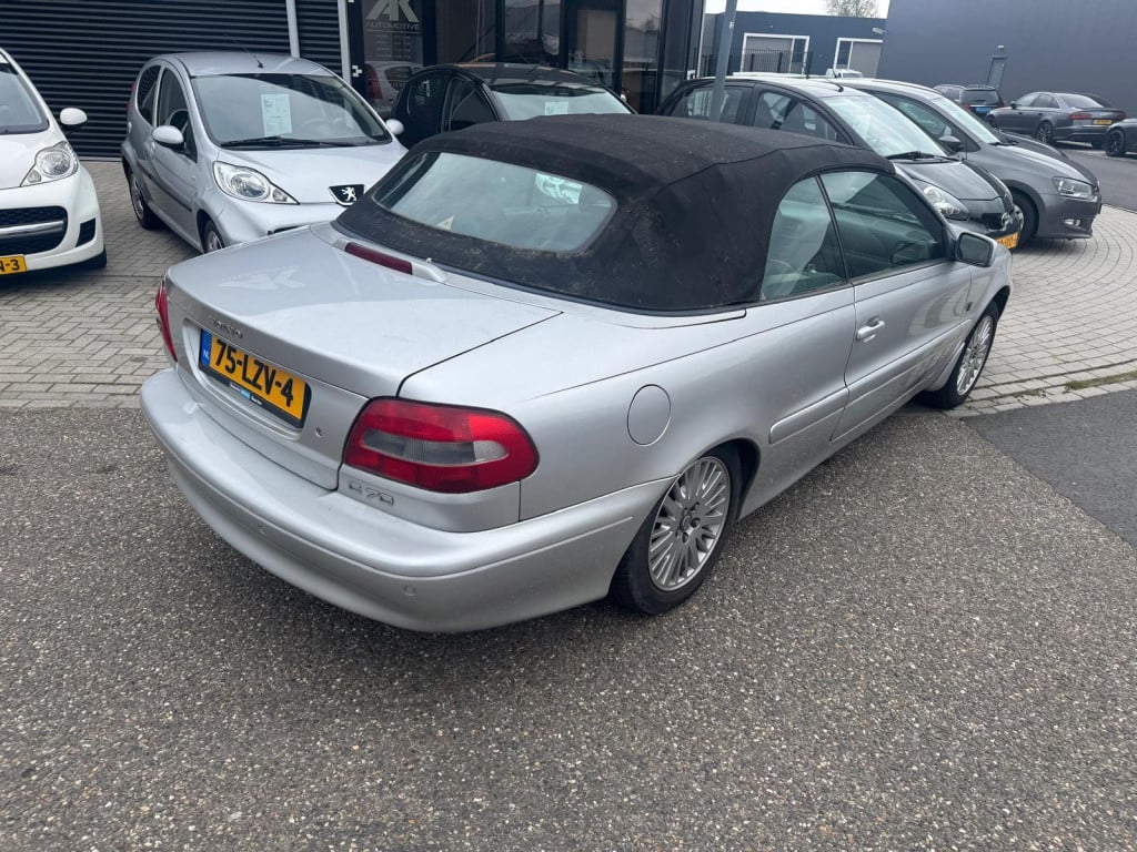 Volvo C70 convertible 2.0 t/inruilkoopje/dak werkt niet!/handel/hobby