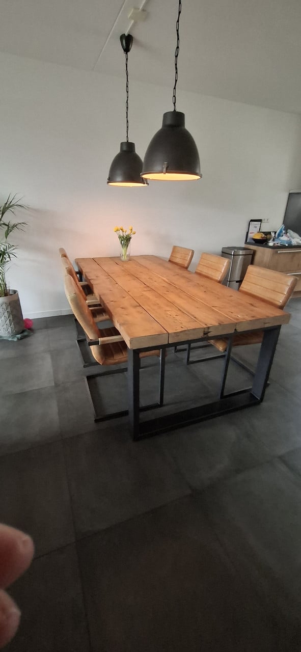 Eettafel met 6 stoelen