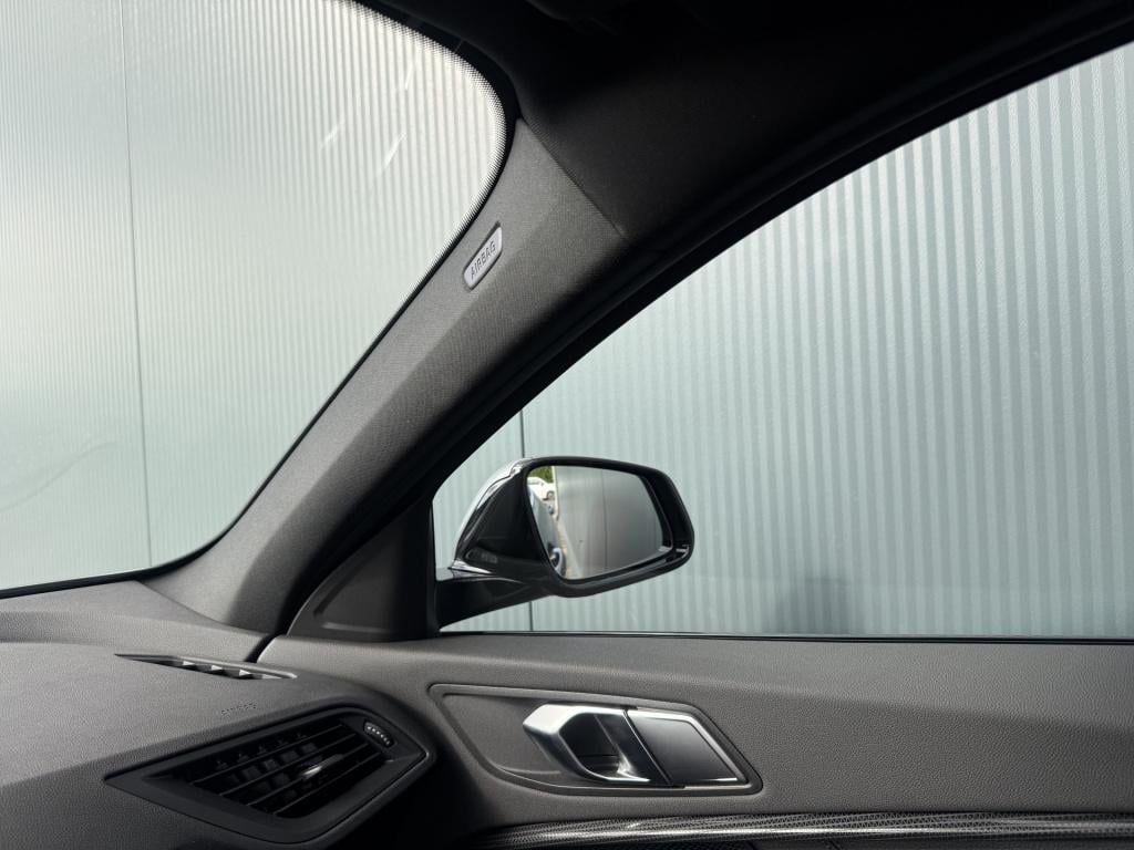 BMW 1 Serie 120i automaat high executive m-sportpakket 5-drs