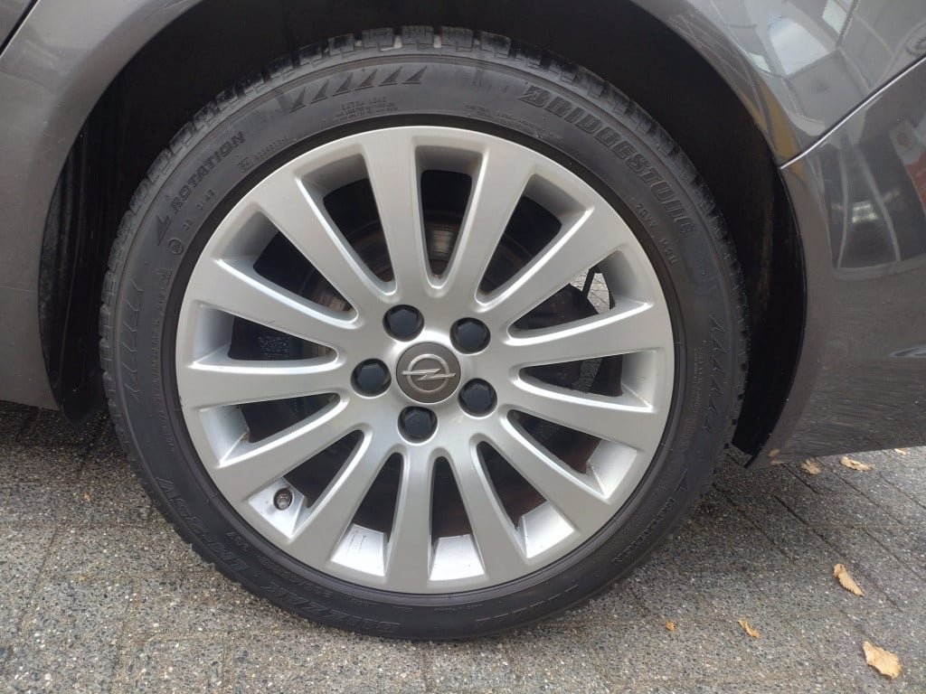 Opel Insignia 1.8 edition