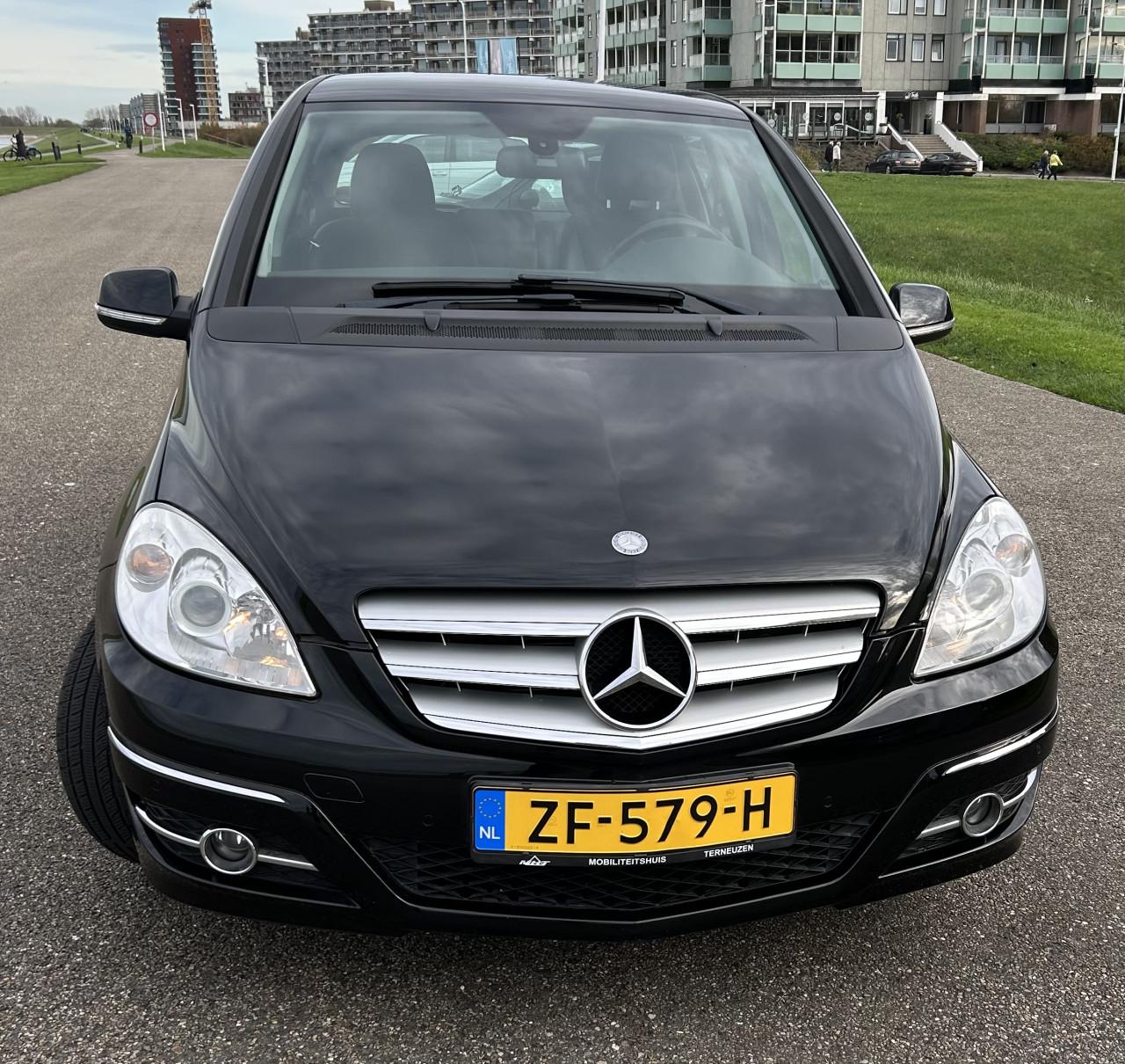 Mercedes B200