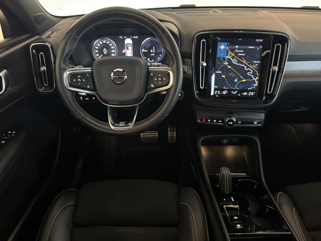 Volvo XC40 1.5 t5 twin engine r-design