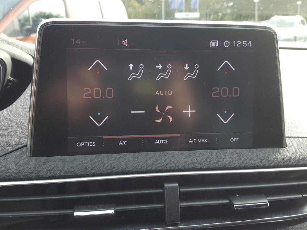 Peugeot 3008 1.2 puretech 130pk s&s gt-line trekhaak afneembaar | apple car