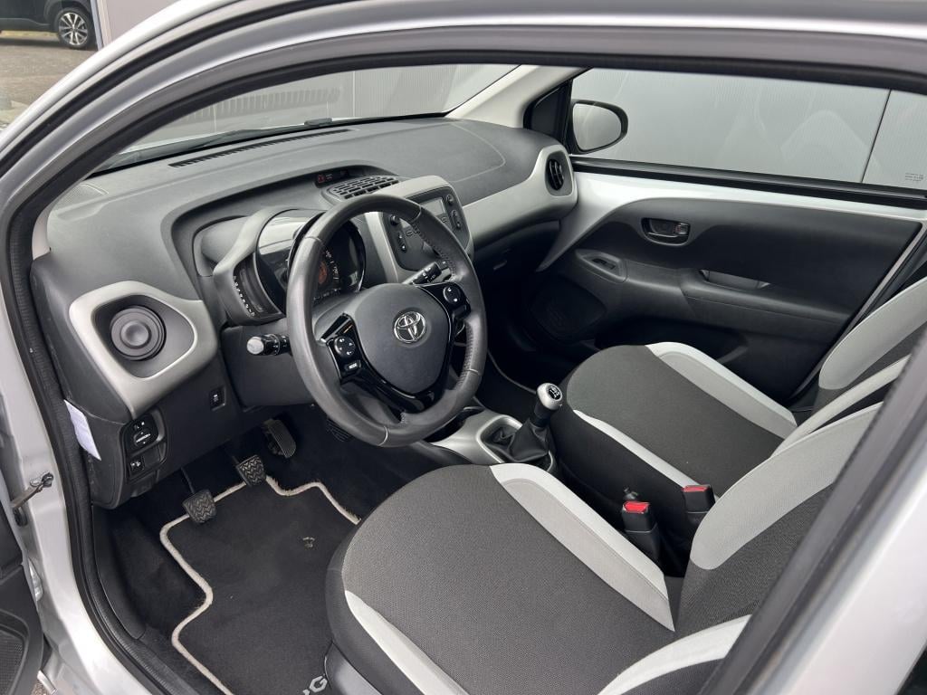 Toyota Aygo 1.0 vvt-i x-fun | nl auto | dealeronderhouden