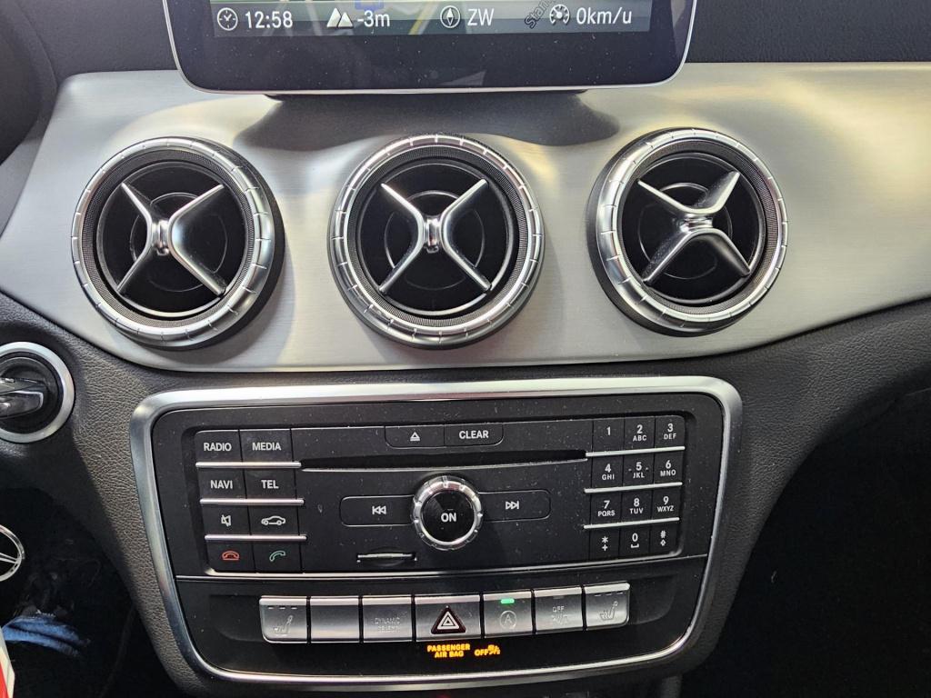 Mercedes-Benz Cla shooting brake 180 business solution amg