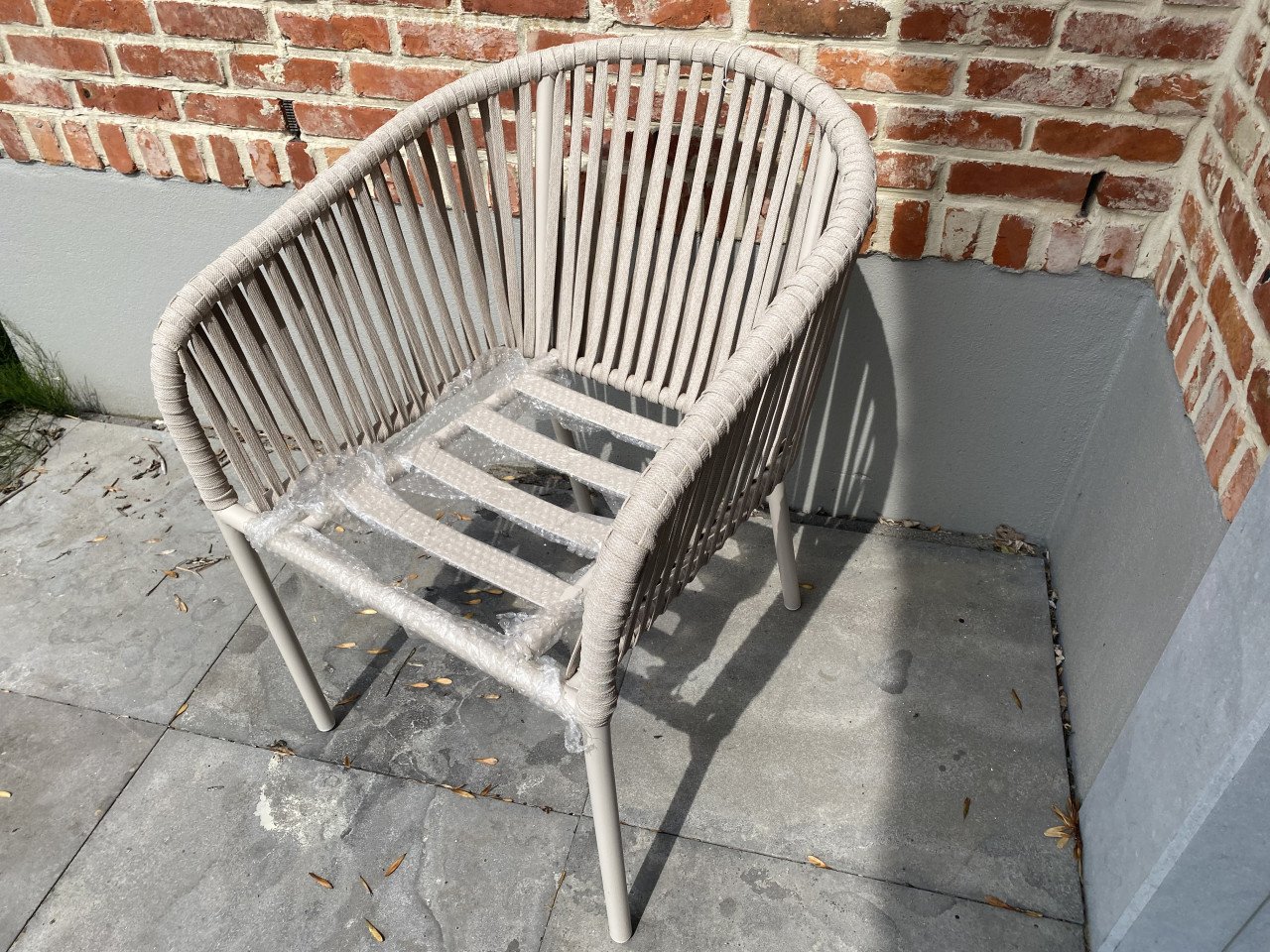 Leuke tuinstoel beige NIEUW