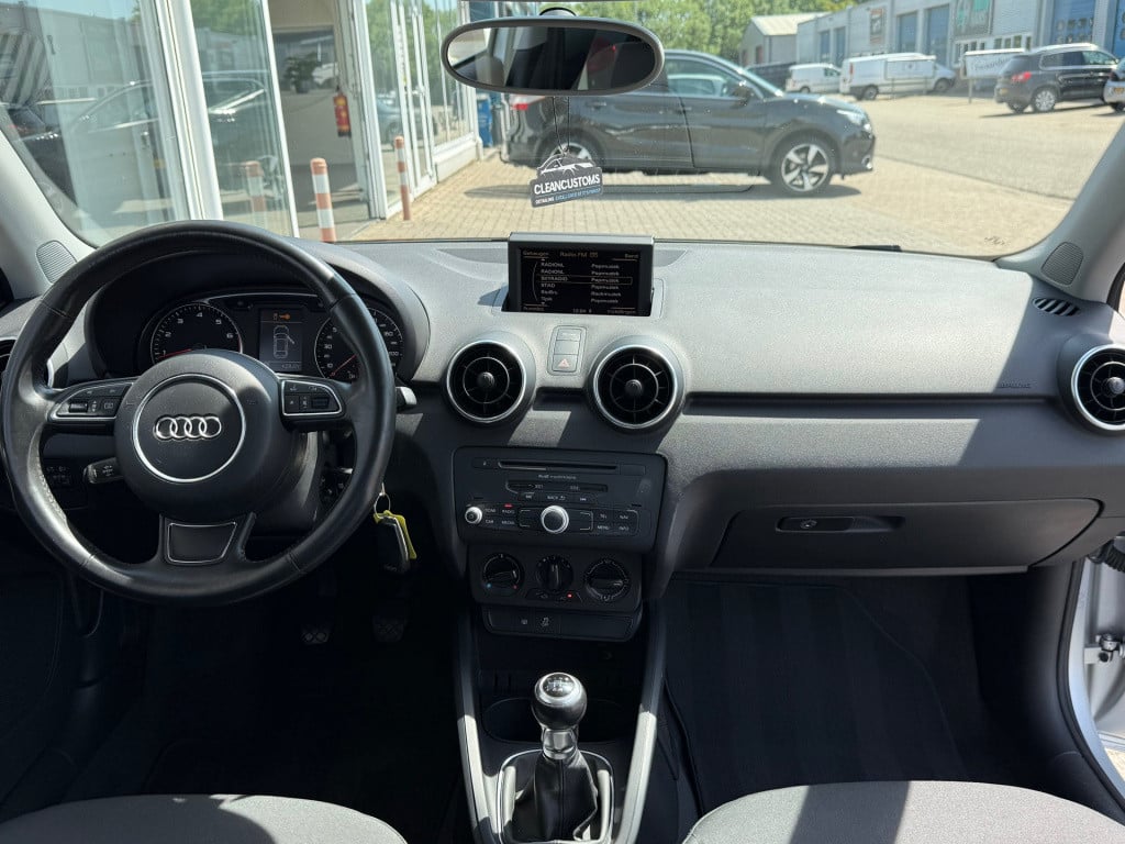 Audi A1 1.2 tfsi attraction pro line business