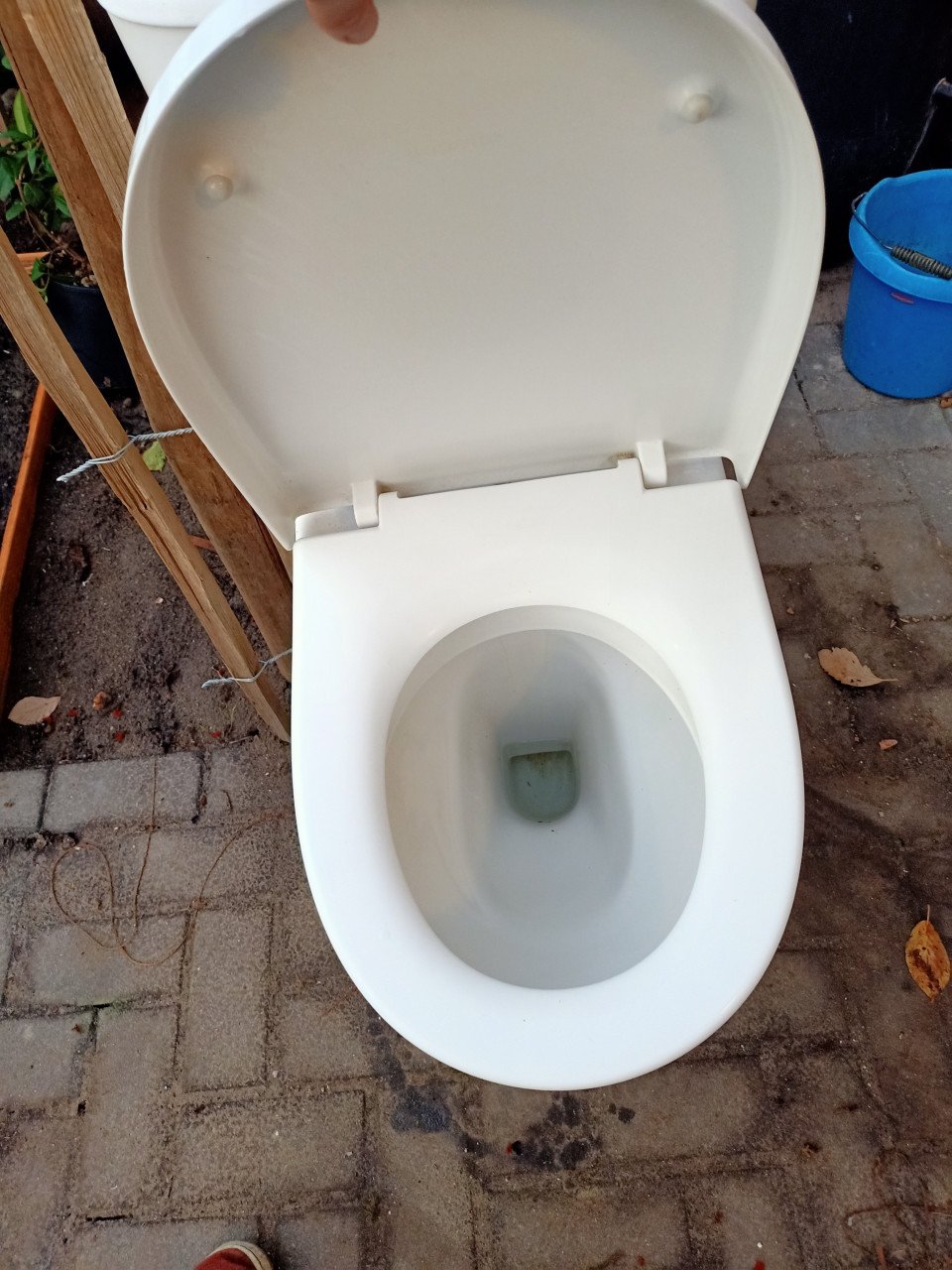 Verhoogd seniorentoiletpot staand