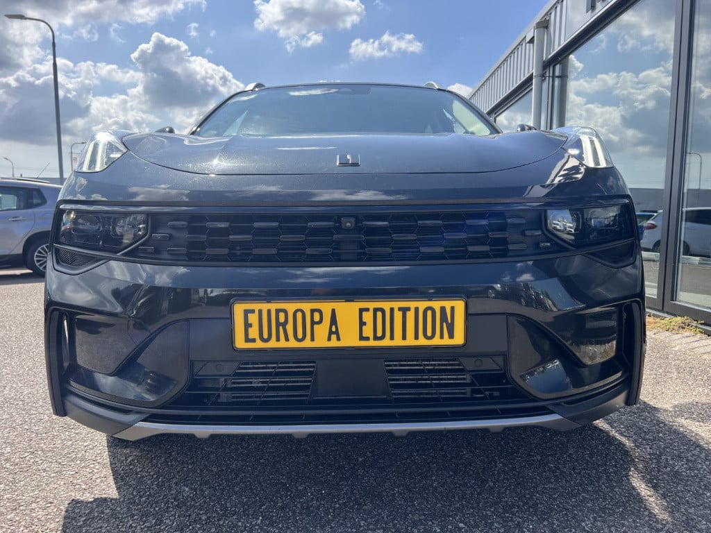 Lynk & Co 01 1.5 261pk phev plug in hybrid , 360gr camera , zwart gewrapt ,