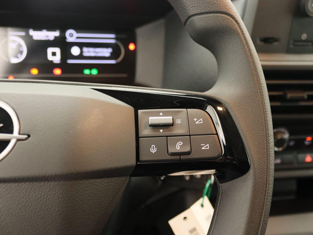Opel Vivaro 1.5 diesel 120 s&s l2 || betimmerd || bpm vrij || snel rijden |