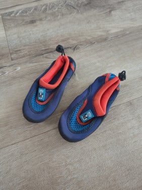 Mooie blauwe surfschoenen, waterschoenen, 27/28.Human Nature