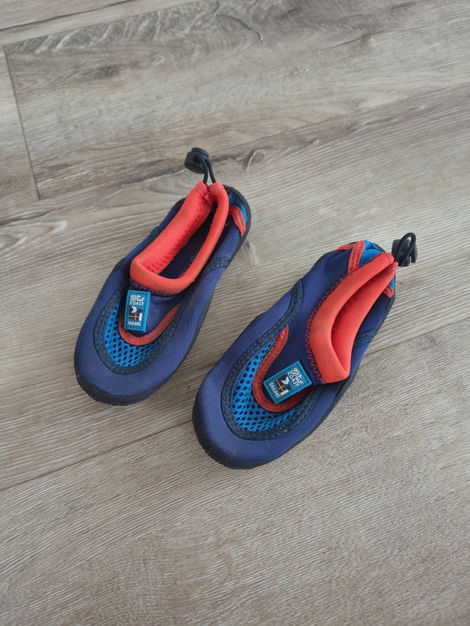 Mooie blauwe surfschoenen, waterschoenen, 27/28.Human Nature