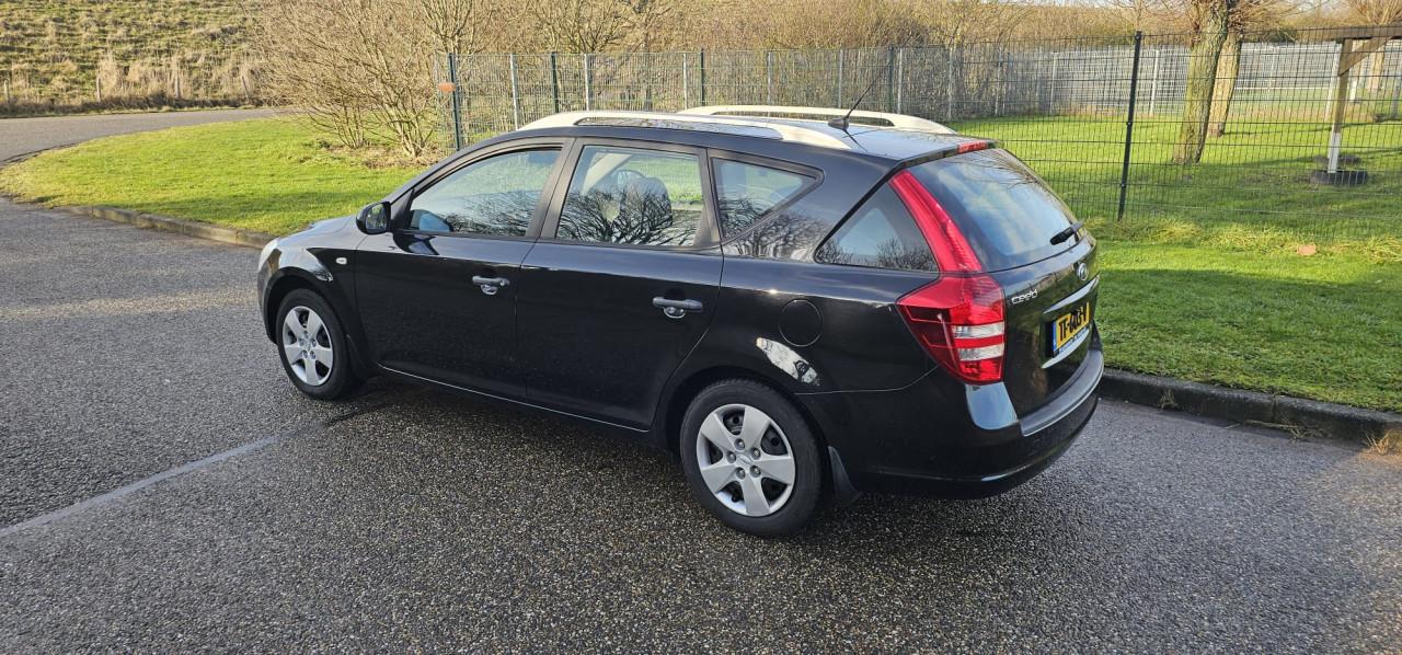 Kia cee'd Sporty Wagon 1.4 X-ecutive 2 De Eigenaar!