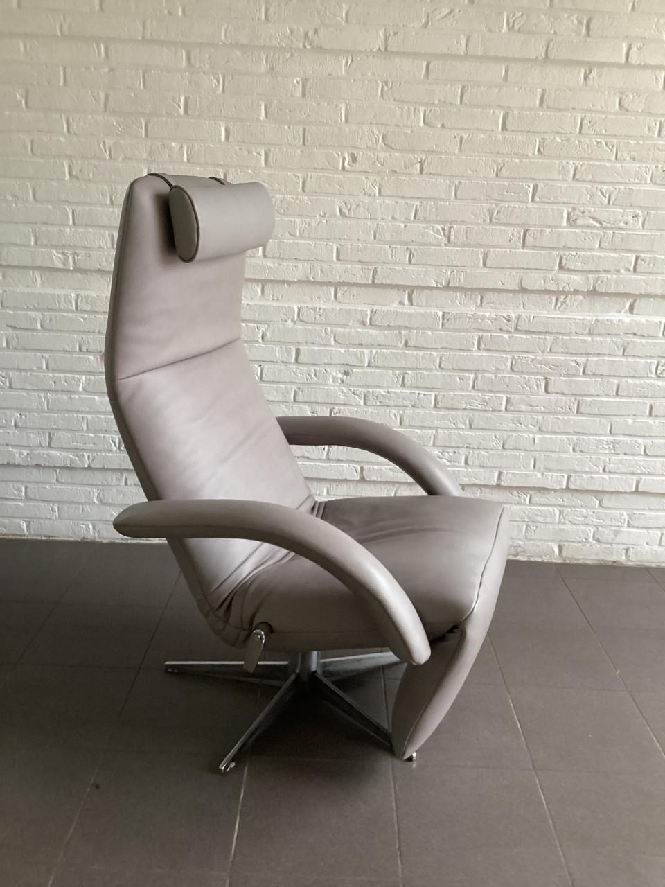 Jori relax+kussen(showroomstaat)model Yoga Medi