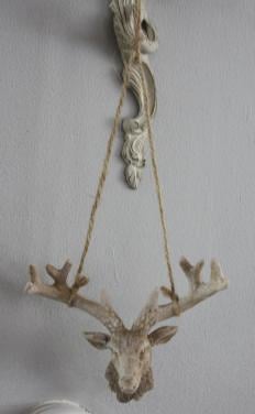 Set van 2 grote beige  elandhoofd hanger