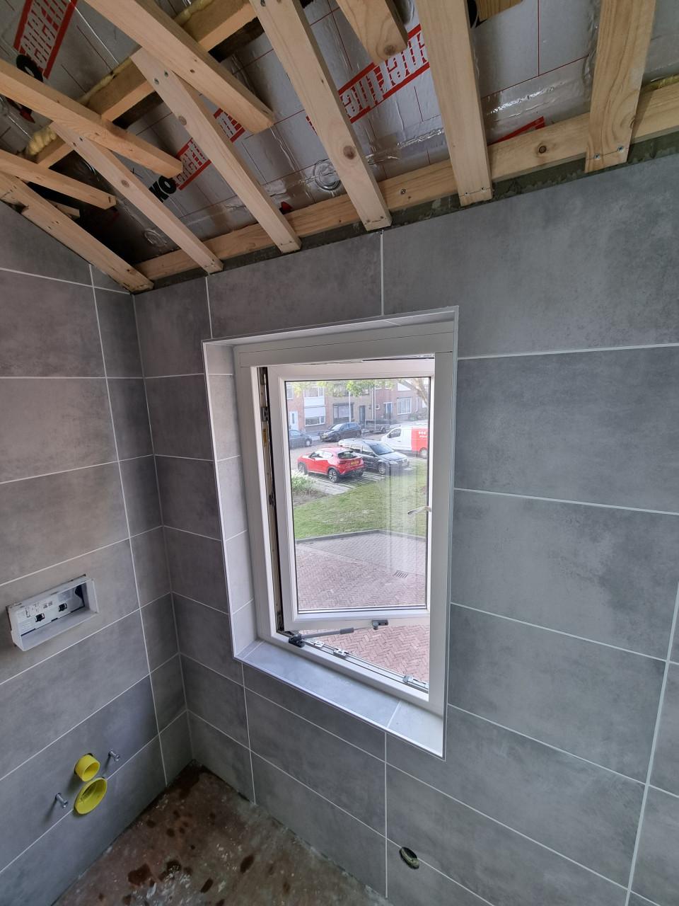 Voor een goede prijs uw laminaat of pvc vloer laten leggen.