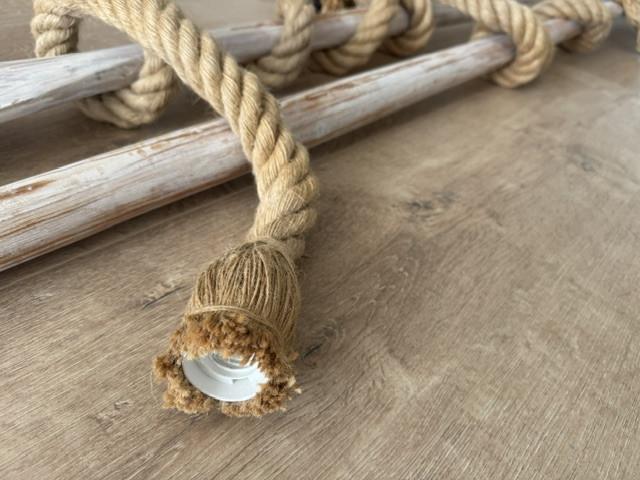 2 decoratieve touwlampen + 2 authentieke houten roeiriemen (white wash)