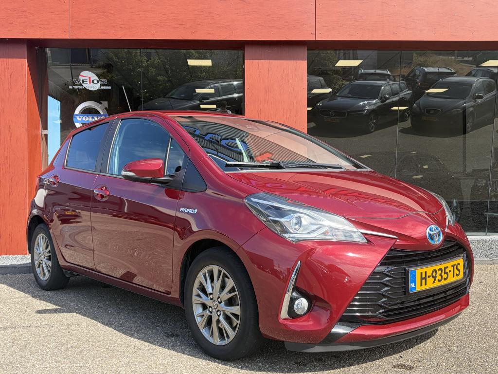 Toyota Yaris 1.5 hybrid dynamic | navi | climate | camera!
