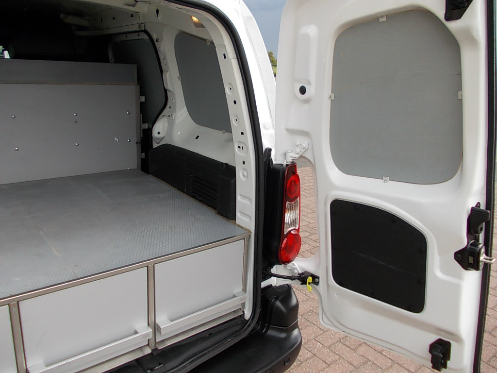 Peugeot Partner 1.6 hdi airco, cruise-contr., pdc, parrot