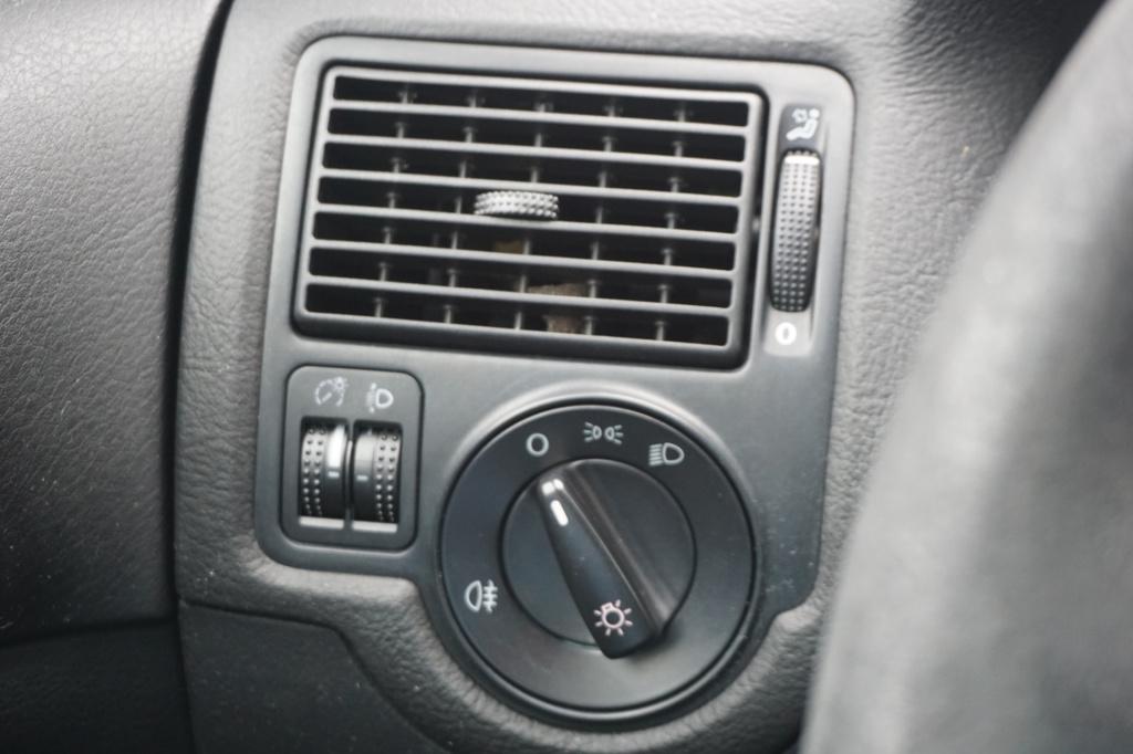 Volkswagen Golf 1.6-16v ocean airco / elektr. ramen / trekhaak / nap / apk 