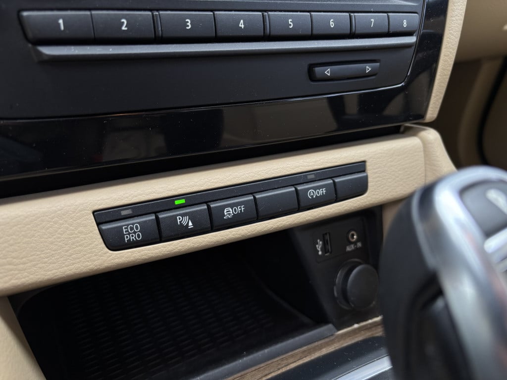 BMW X1 sdrive20i chrome line