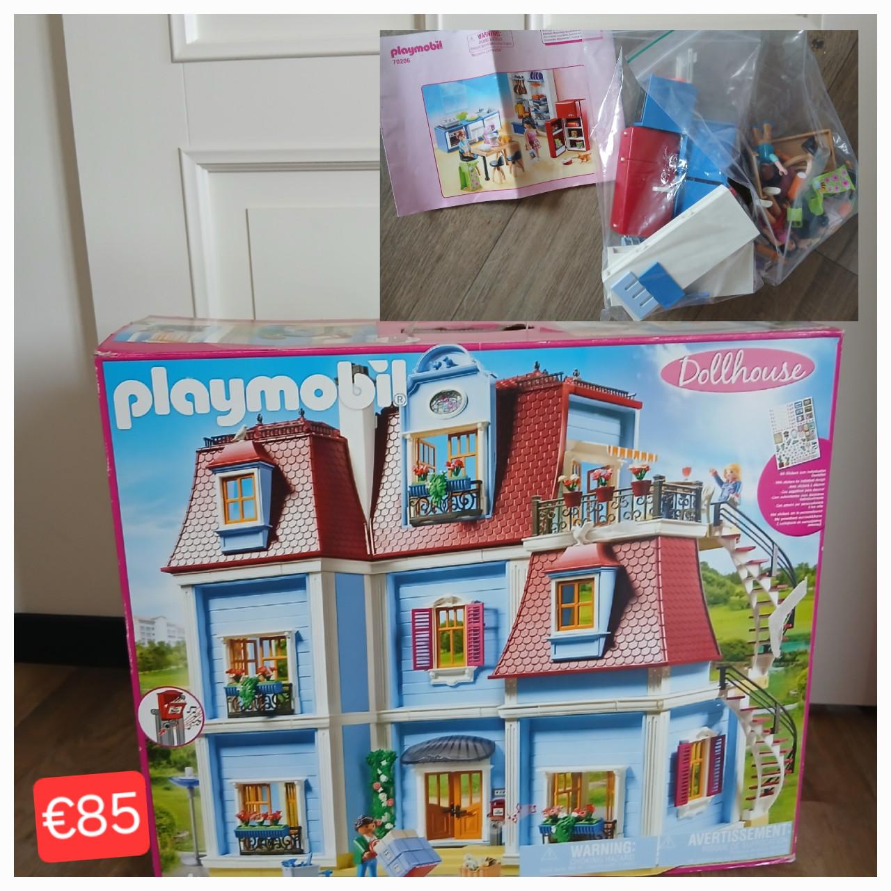 Playmobile dollhouse 70205