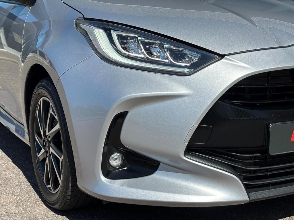 Toyota Yaris 1.5 vvt-i 125pk dynamic| navi| camera|nl auto| unieke km stand