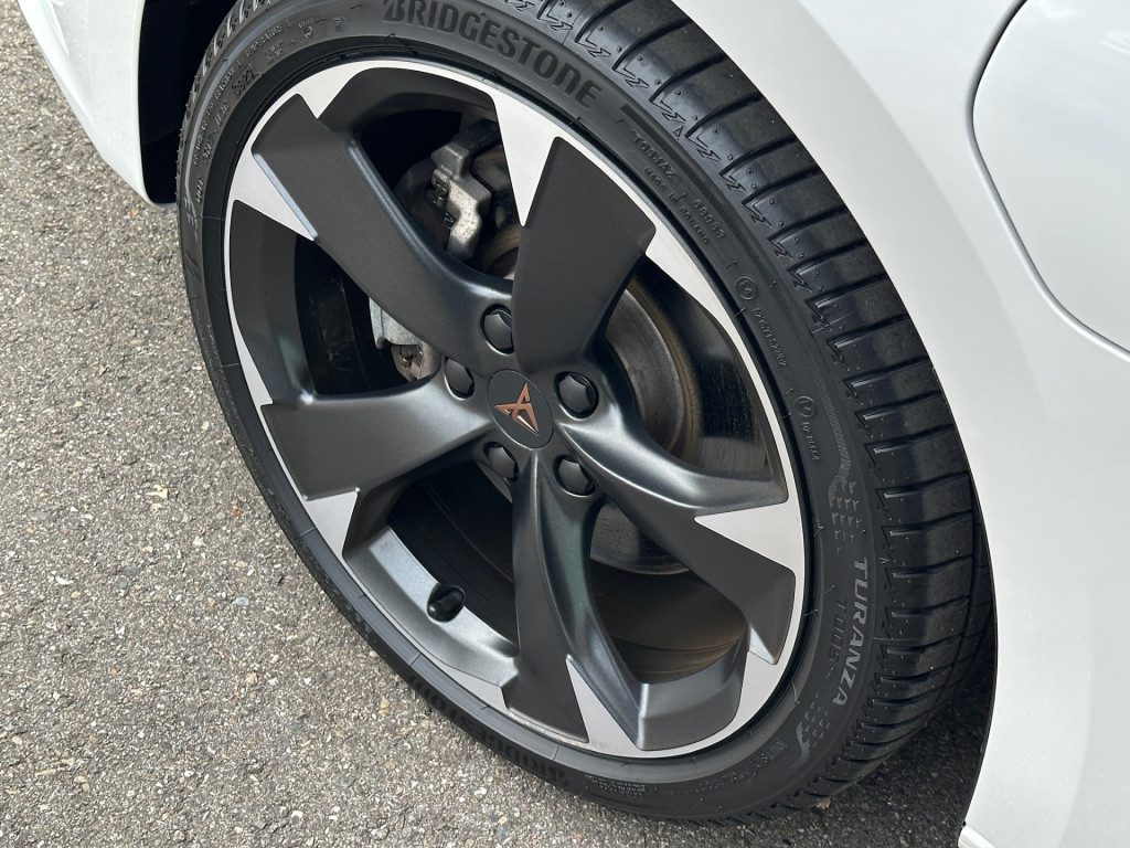 Cupra Leon Sportstourer 1.4 e-hybrid | led | 18 inch | extra getint glas | 