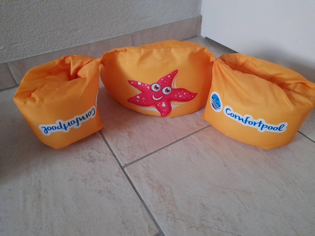 2 x Puddle Jumper  (in goede nette staat)  €10 per stuk