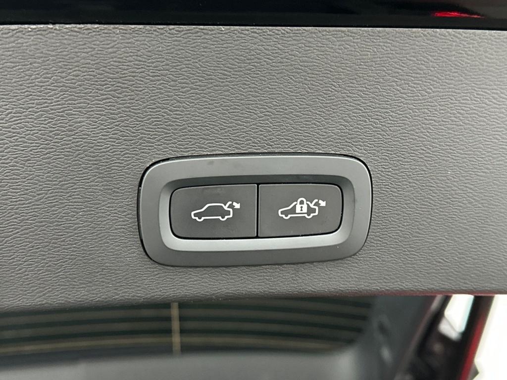 Volvo XC40 t5 262pk recharge plus dark| adap.cruise| camera| keyless| dab+