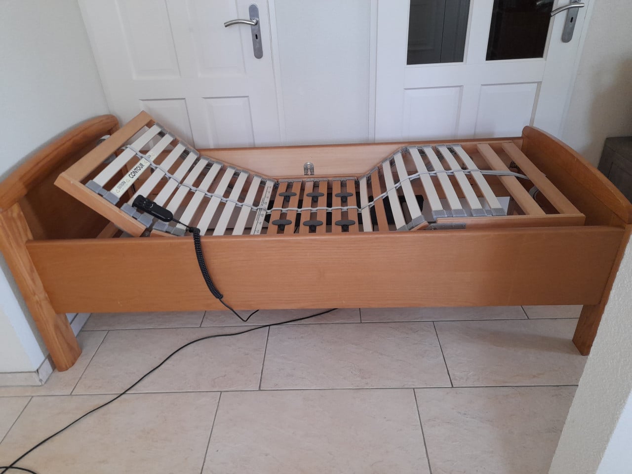 Elektrisch verstelbare Senioren bed 80 x 190 (in goede staat)