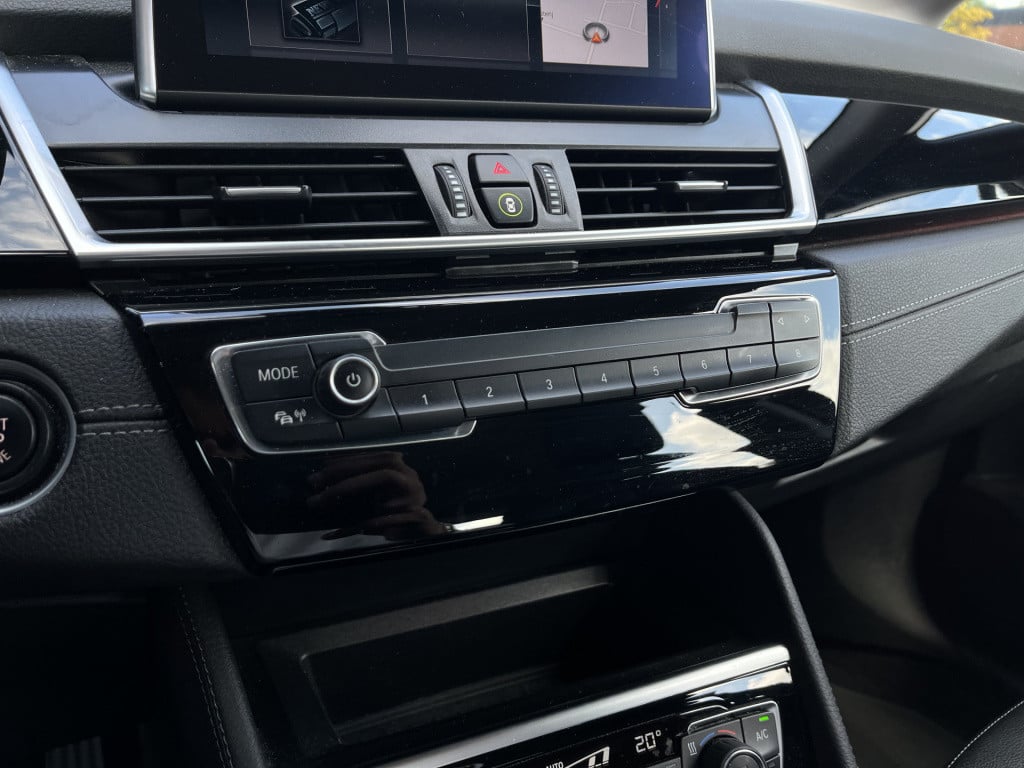 BMW 2-serie active tourer 220i high executive | head-up | navi | camera | l